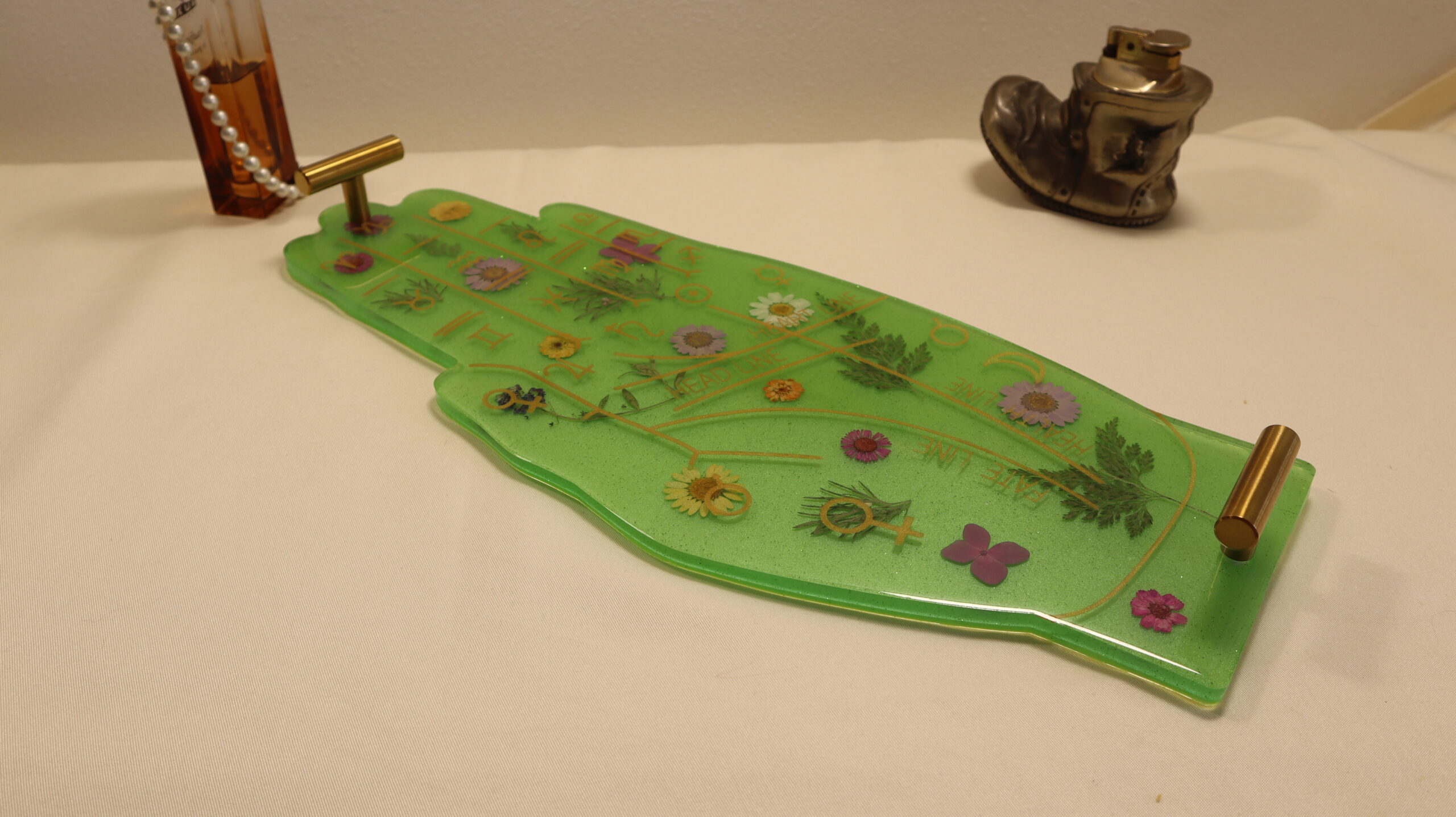 Botanical Epoxy Resin Serving Tray – Handmade Decorative Coffee Table Tray