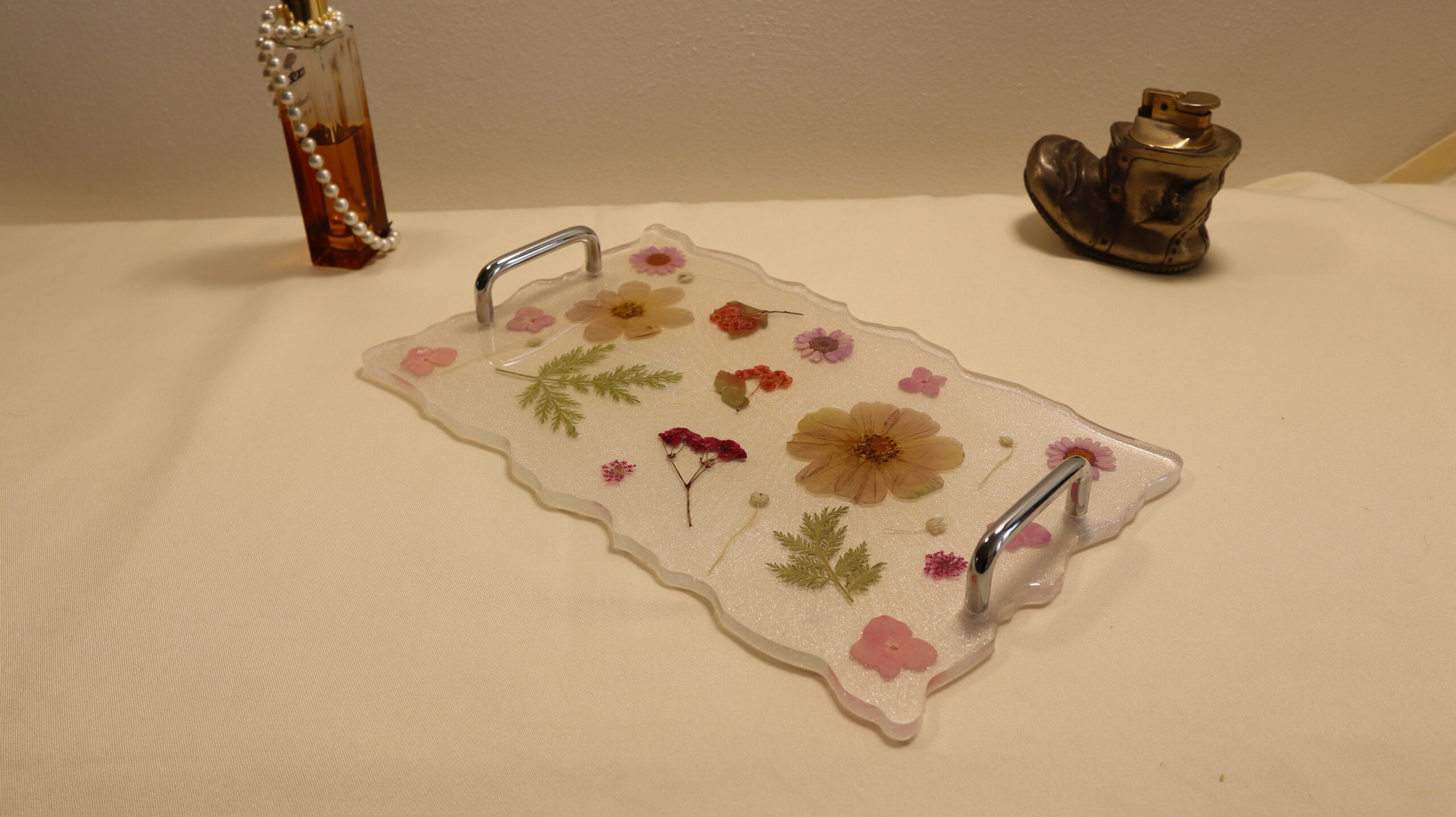 Silver Floral Epoxy Resin Serving Tray – Handmade Decorative Coffee Table Tray