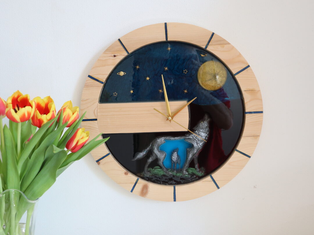 Wolf Epoxy Resin Wall Clock - Handmade Wood Resin Decorative Clock