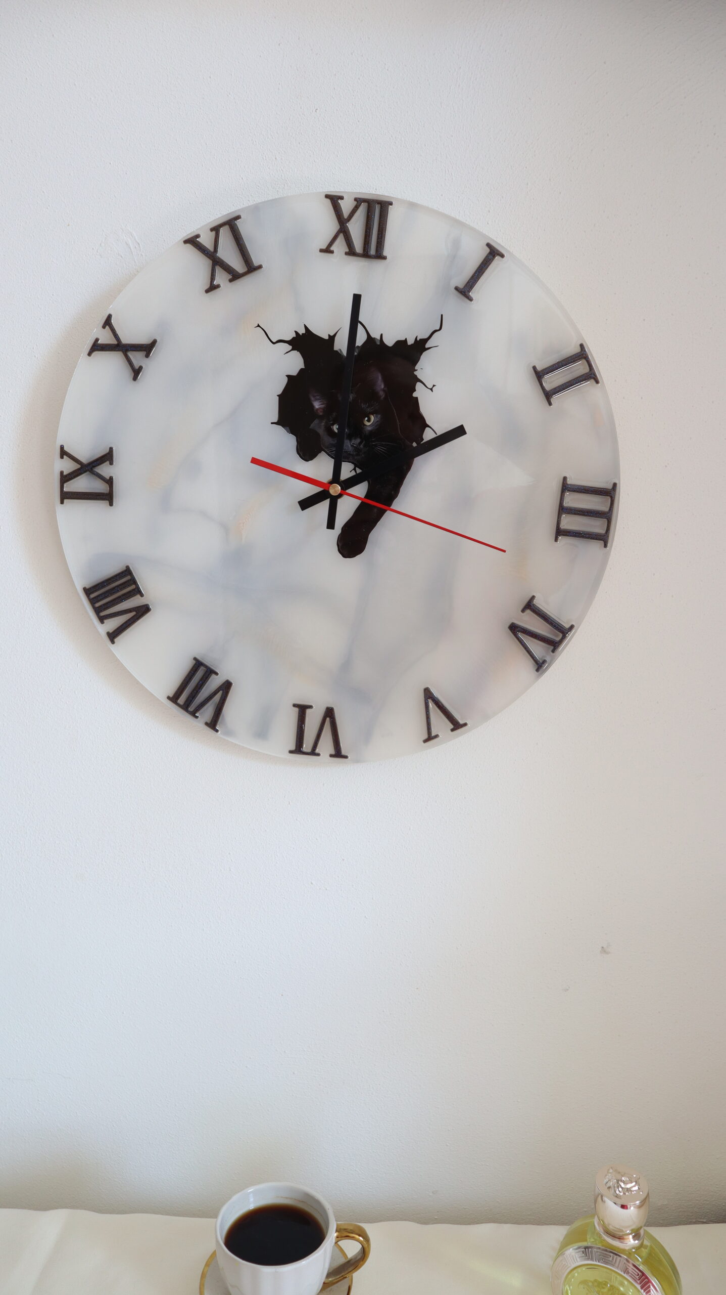 Black Cat Epoxy Resin Wall Clock - Handmade Wood Resin Decorative Clock - Image 3