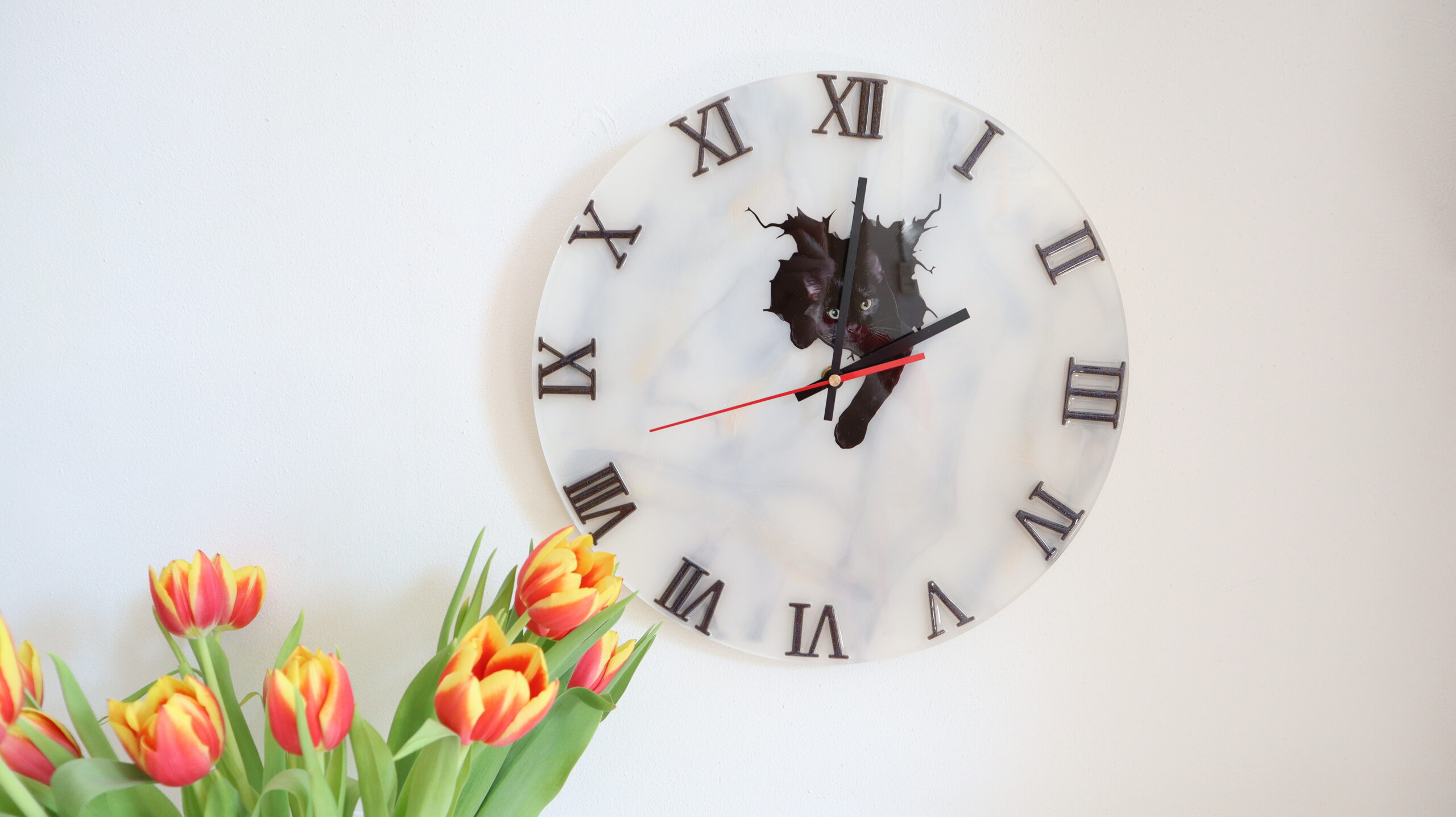 Black Cat Epoxy Resin Wall Clock – Handmade Wood Resin Decorative Clock