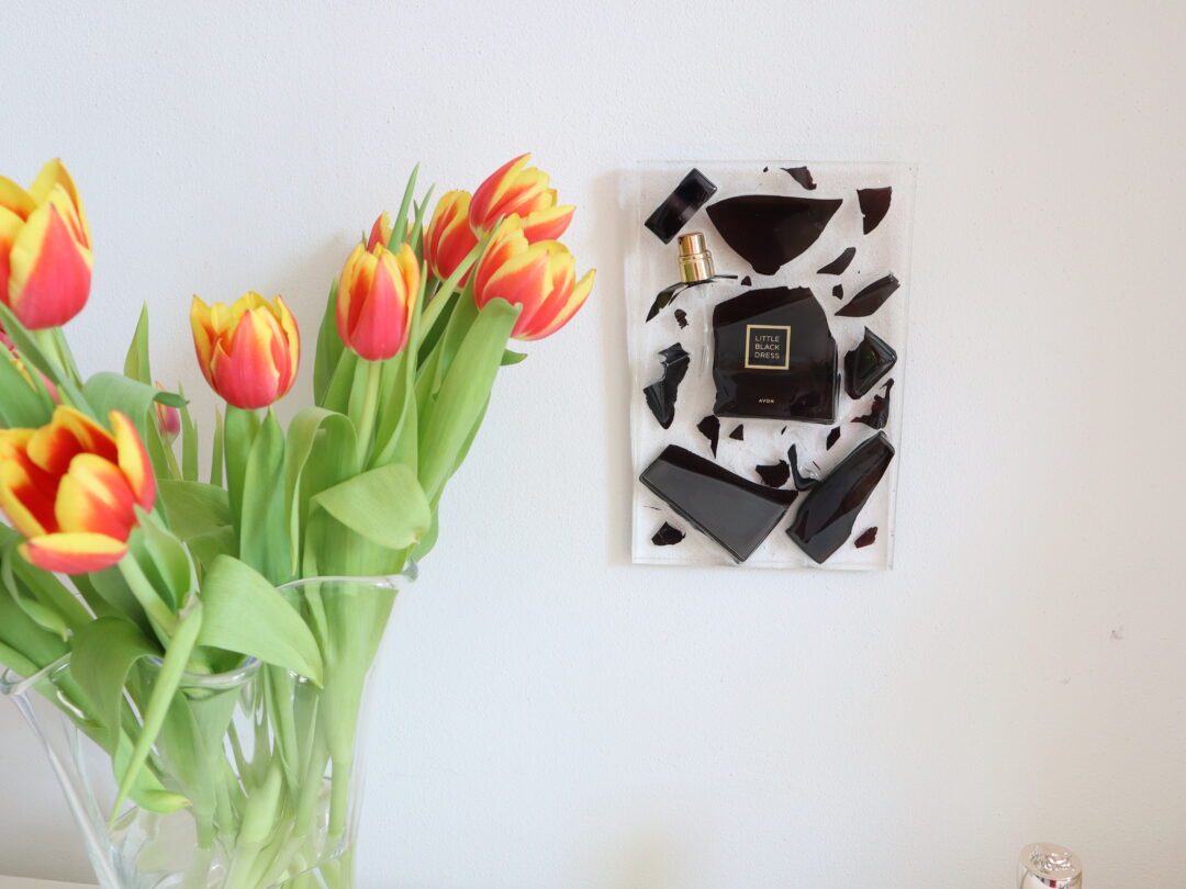 Perfume-Inspired Epoxy Resin Wall Art - Handmade Feminine Abstract Decor