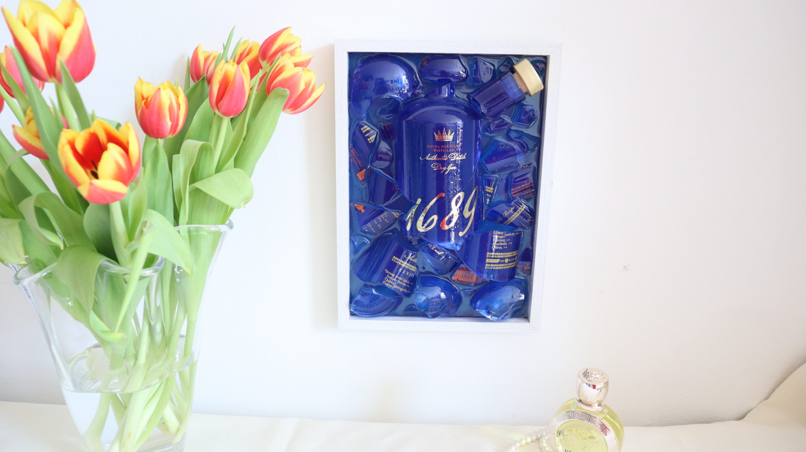 Gin-Inspired Epoxy Resin Wall Art – Handmade Abstract Bar Decor