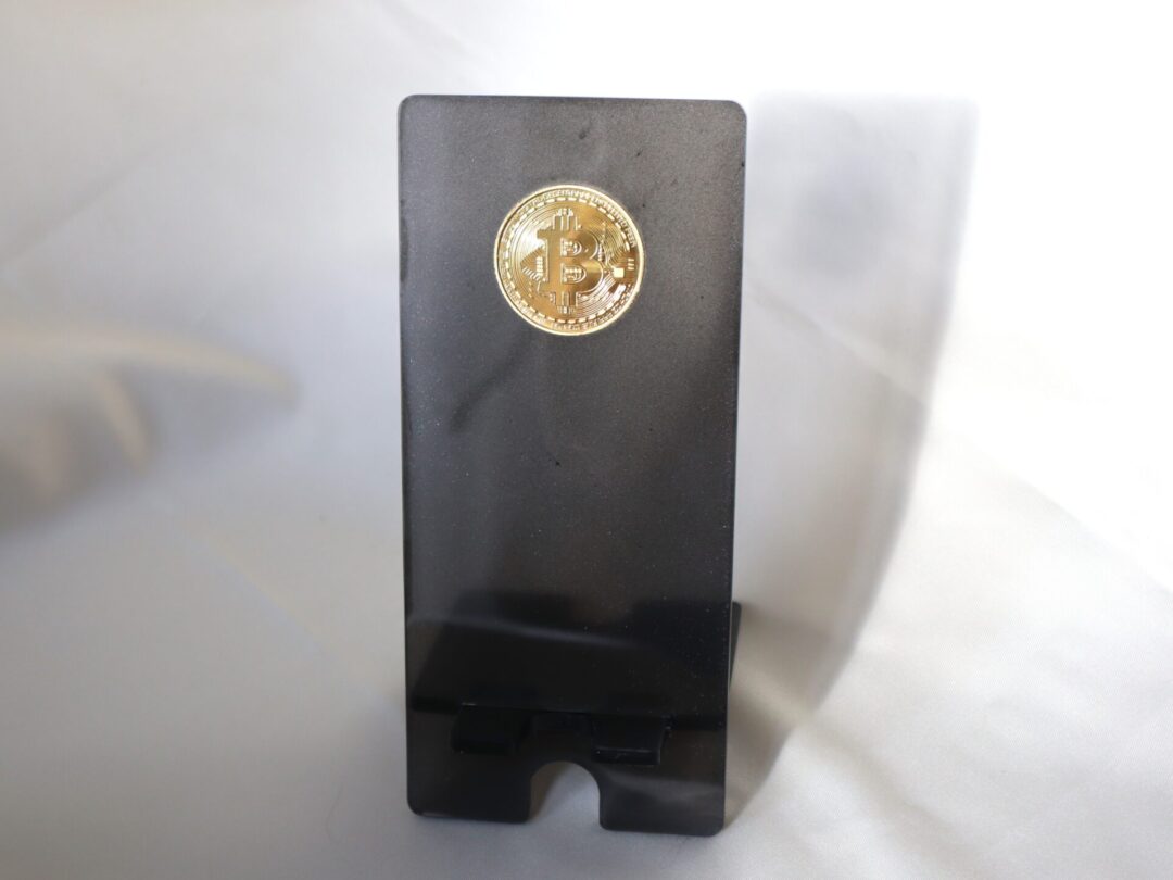 Black Bitcoin Epoxy Resin Phone Holder - Handmade Crypto Smartphone Stand
