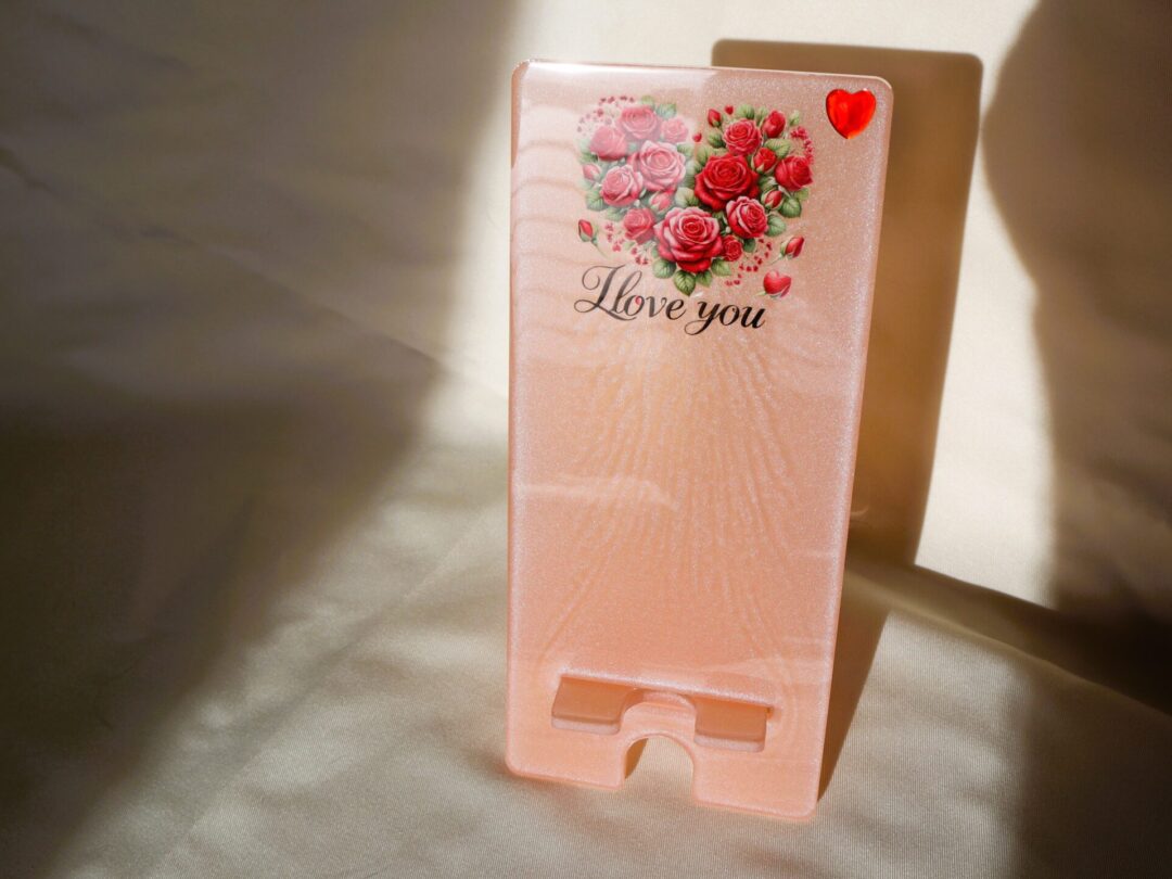 Rose Heart Epoxy Resin Phone Holder - Handmade Smartphone Desk Stand