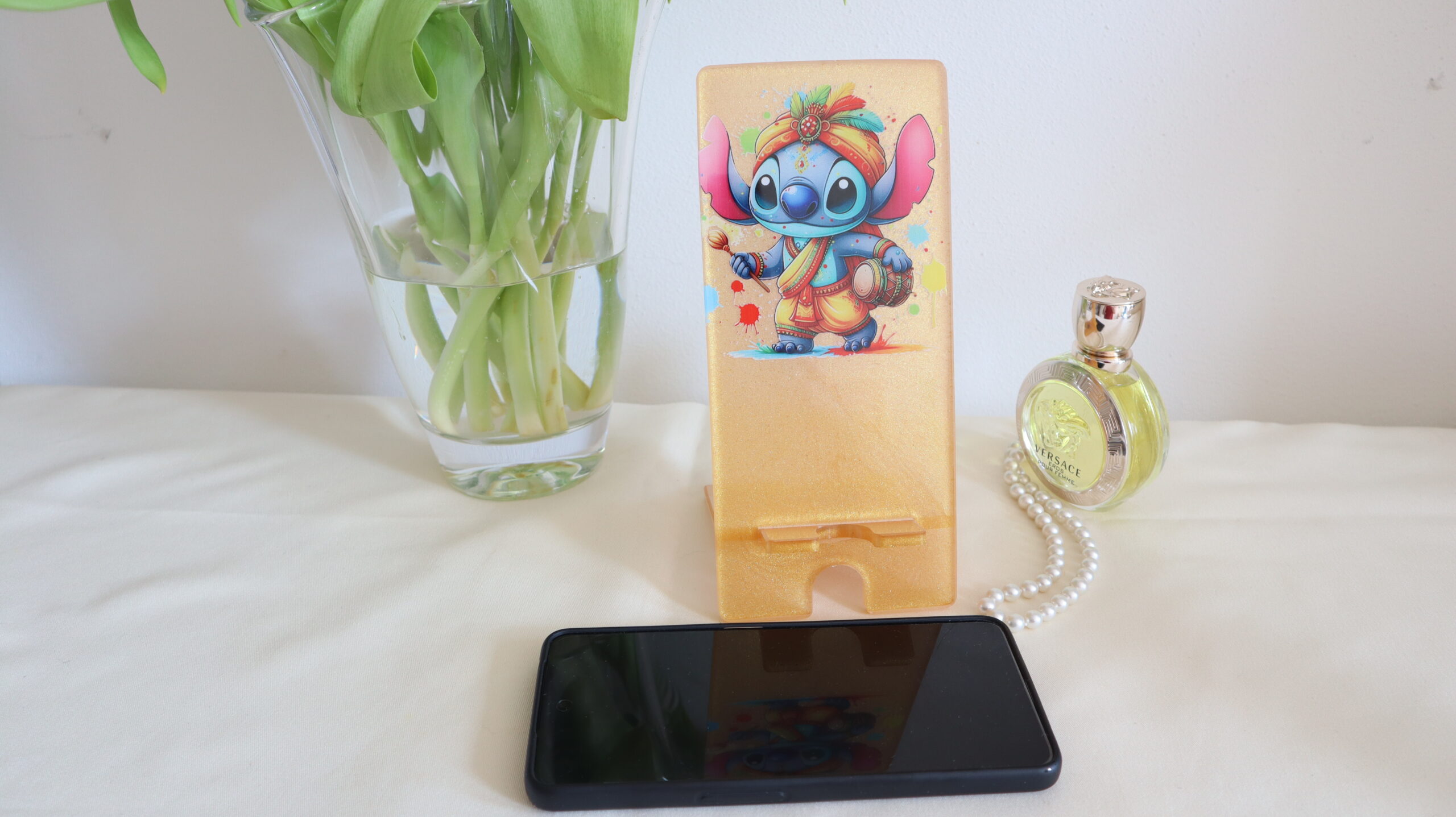 Stitch Phone Stand for Kids - Handmade Epoxy Resin Smartphone Holder - Image 3